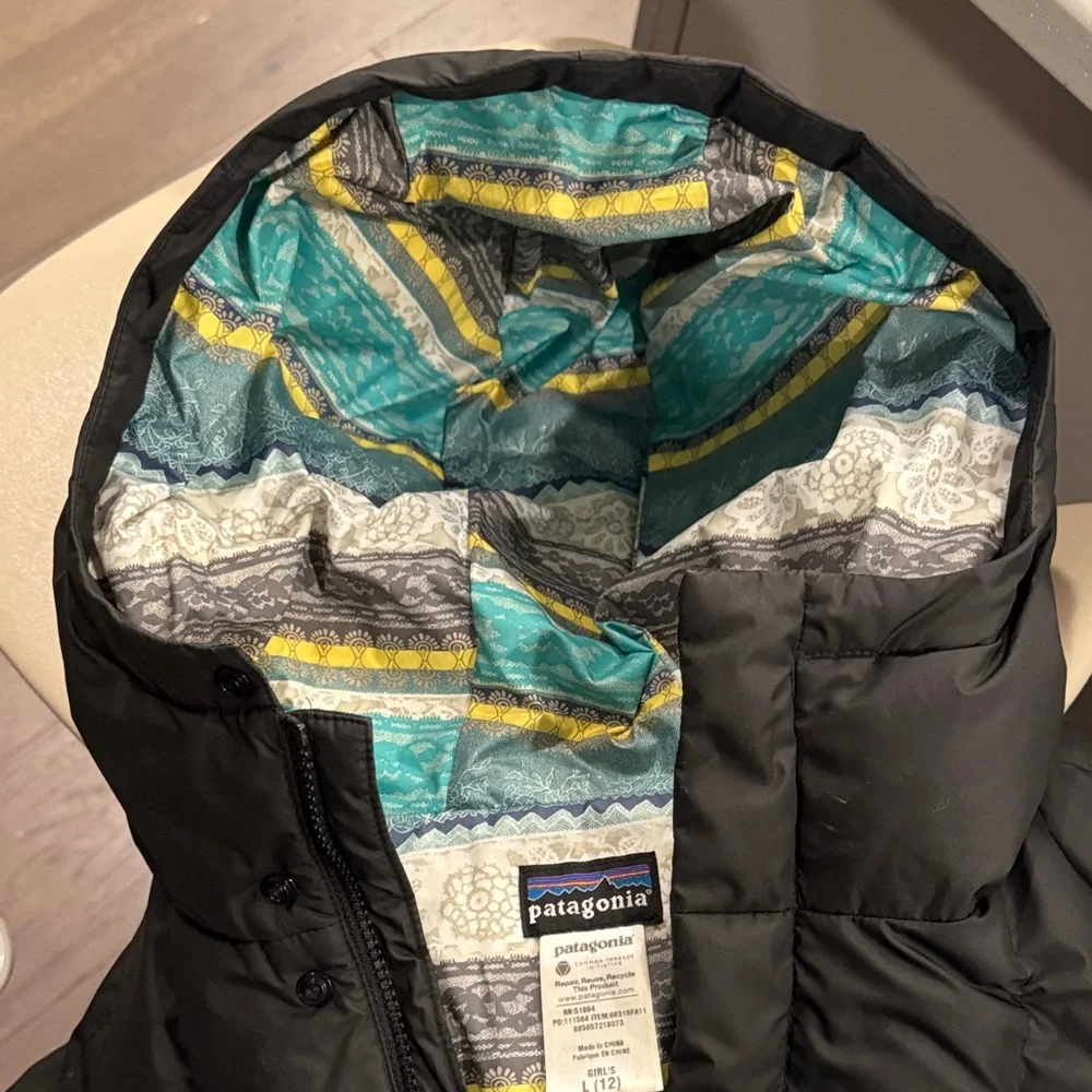 Patagonia Girl's/Women’s Long Black Puffer Jacket - Picture 7 of 7